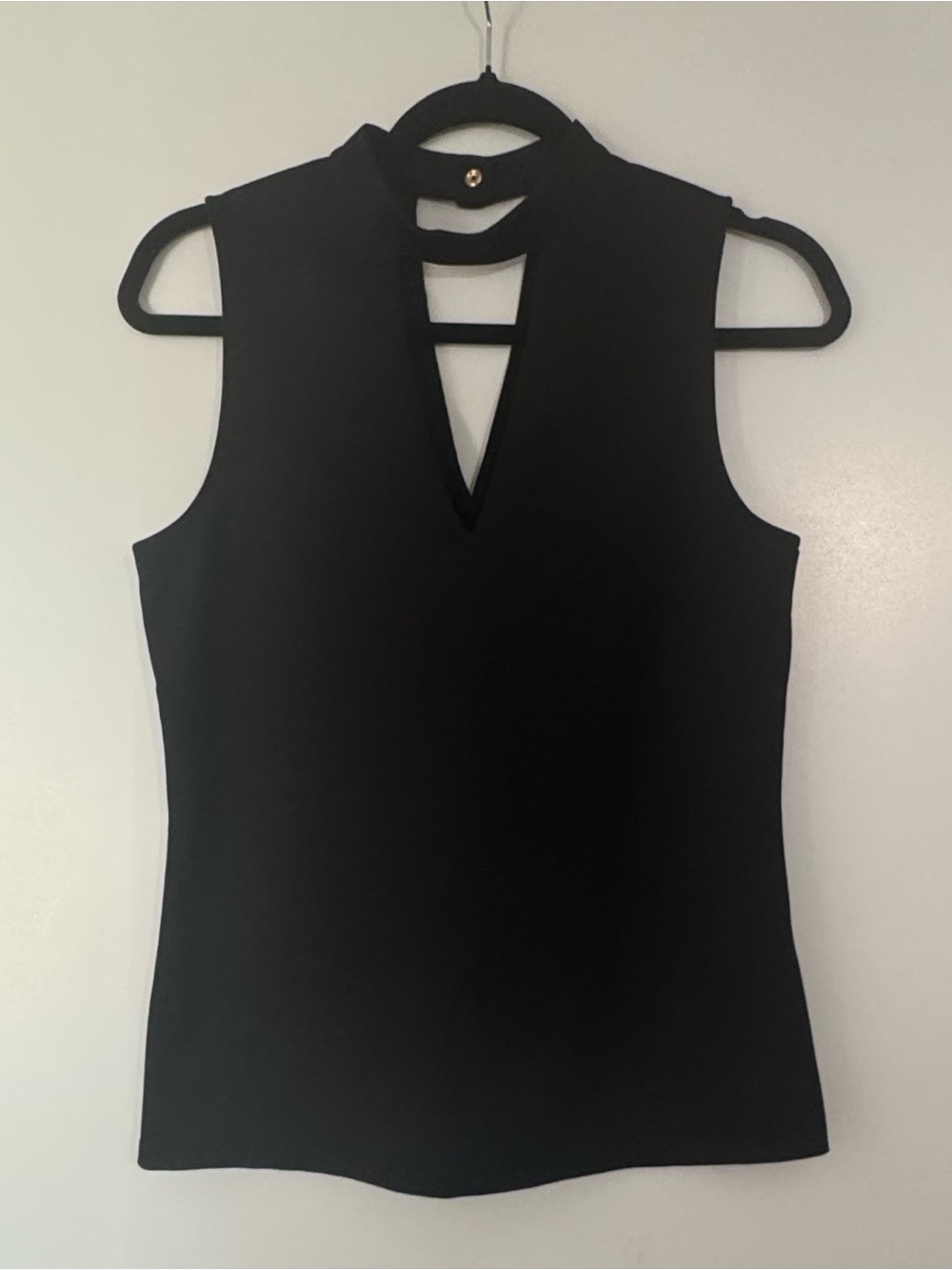 Dynamite Black V-Neck Tank Top | Size Medium | Like New